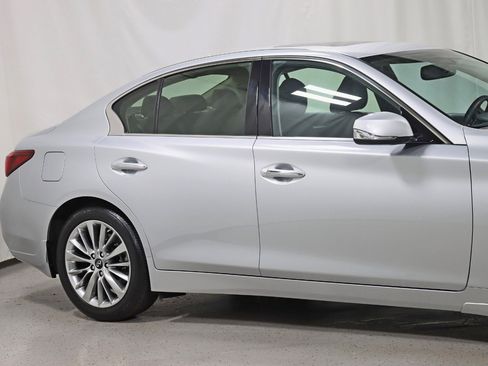 Used 2019 INFINITI Q50 Luxe w/ Essential Package (3.0T Luxe) image 3