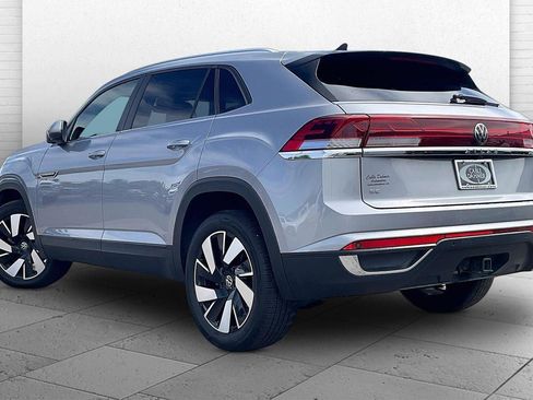 Used 2024 Volkswagen Atlas Cross Sport SE FWD image 13
