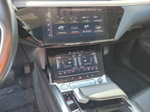 Used 2019 Audi e-tron Premium Plus image 23