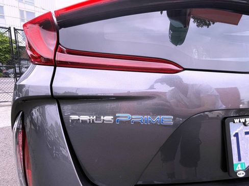 Used 2020 Toyota Prius Prime Limited FWD image 14