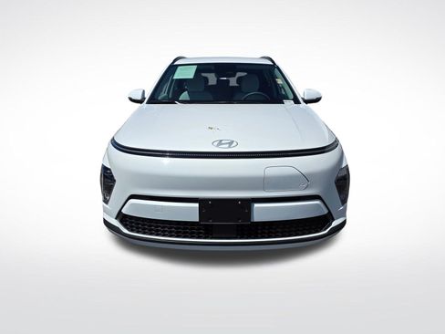 Used 2024 Hyundai Kona SEL FWD image 3