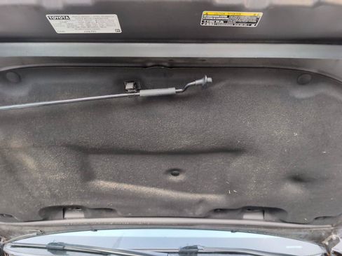 Used 2021 Toyota Camry SE w/ Convenience Package FWD image 16