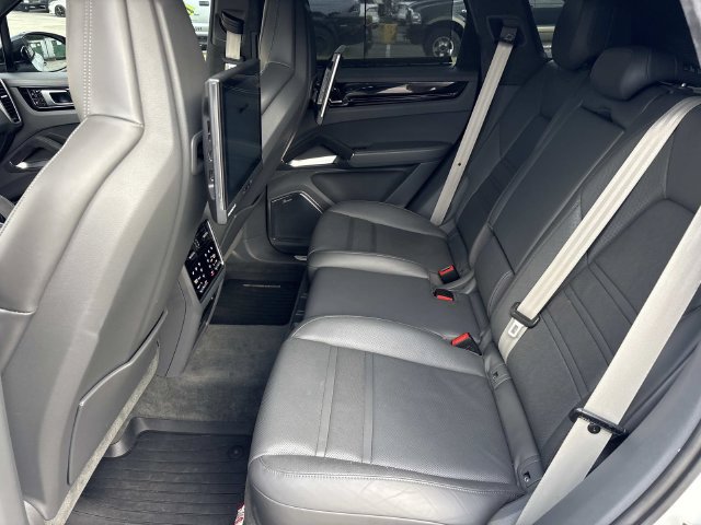 Used 2019 Porsche Cayenne Turbo AWD/4WD image 11