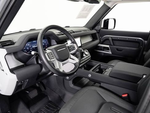 Used 2020 Land Rover Defender 110 S image 4