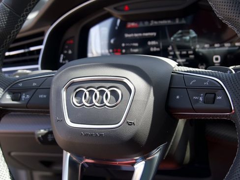 Used 2026 Audi SQ8 Premium Plus AWD/4WD image 28