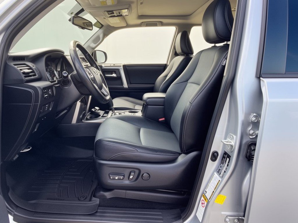 Used 2015 Toyota 4Runner SR5 Premium AWD/4WD image 5
