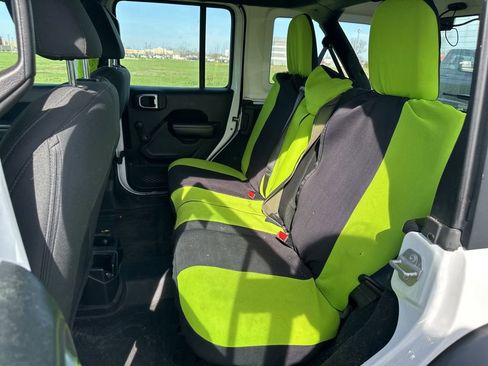 Used 2018 Jeep Wrangler Unlimited Sport image 15