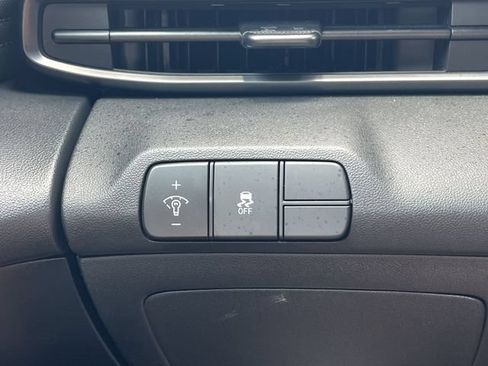 Used 2025 Hyundai Elantra Sport FWD image 27