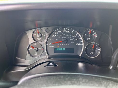 Used 2013 Chevrolet Express 2500 RWD image 9