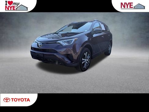 Used 2016 Toyota RAV4 LE AWD/4WD image 1