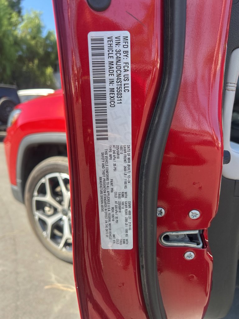 Used 2025 Jeep Compass Limited AWD/4WD image 3