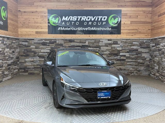 Certified 2023 Hyundai Elantra SEL w/ Preferred Accessory Package FWD image 2