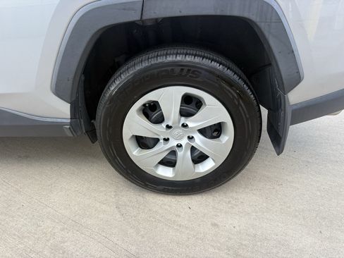 Used 2019 Toyota RAV4 LE w/ Carpet Mat Package FWD image 30