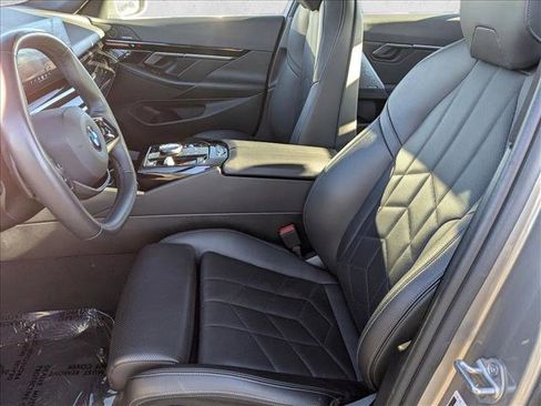 Certified 2024 BMW 530i w/ Premium Package image 15