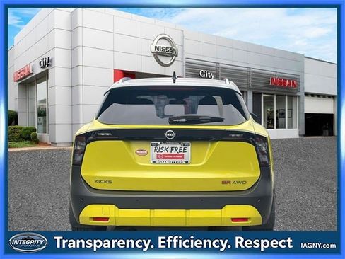 Certified 2025 Nissan Kicks SR image 7