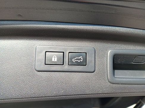 Used 2021 Subaru Forester Touring image 28