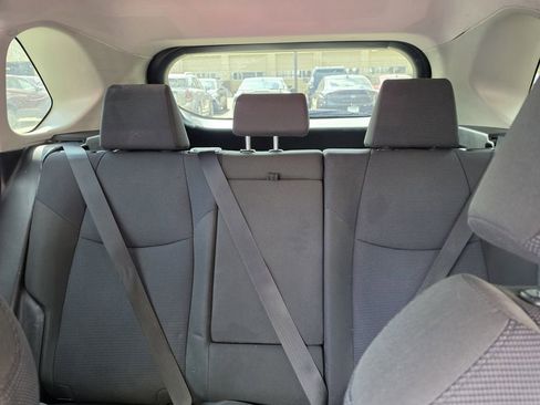 Used 2019 Toyota RAV4 LE image 8