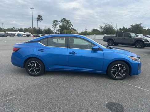 Used 2024 Nissan Sentra SV image 4