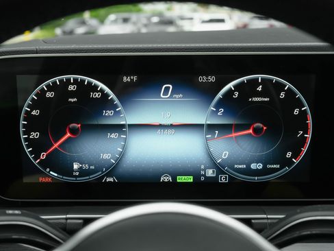 Used 2023 Mercedes-Benz GLS 450 4MATIC image 9