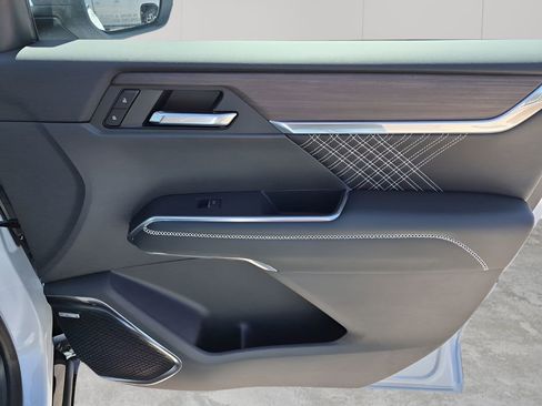 New 2026 GMC Acadia Denali w/ Super Cruise Package image 13