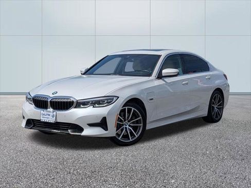 Used 2022 BMW 330e w/ Driving Assistance Package RWD image 1