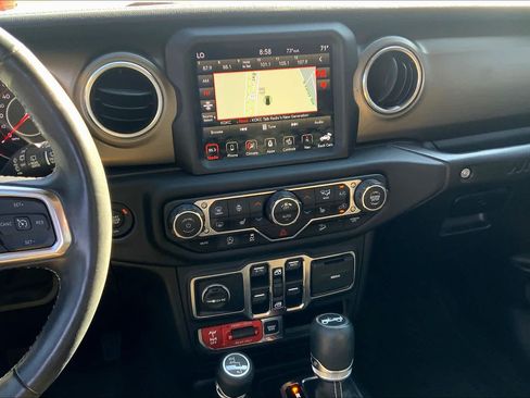 Used 2018 Jeep Wrangler Unlimited Rubicon AWD/4WD image 7