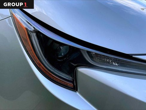 Used 2021 Toyota Corolla LE FWD image 26