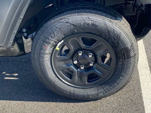 New 2026 Jeep Gladiator Sport AWD/4WD image 11