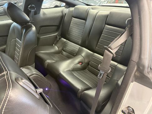 Used 2010 Ford Mustang Coupe image 28