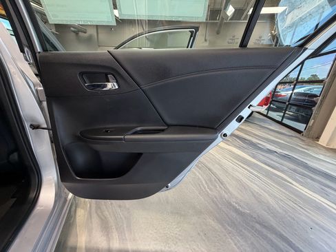 Used 2015 Honda Accord EX-L image 46