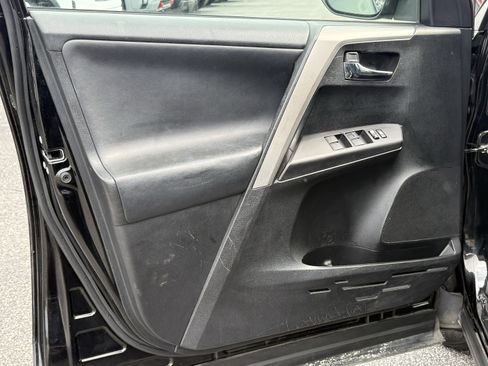 Used 2016 Toyota RAV4 XLE FWD image 13