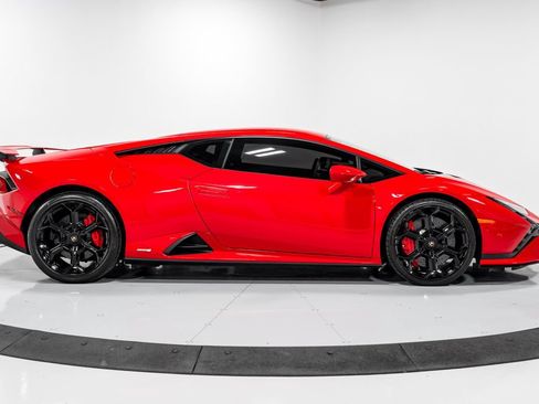 Used 2023 Lamborghini Huracan Tecnica RWD image 2
