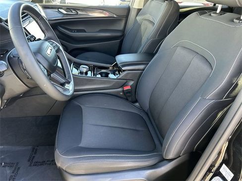 Certified 2023 Jeep Grand Cherokee L Laredo image 19