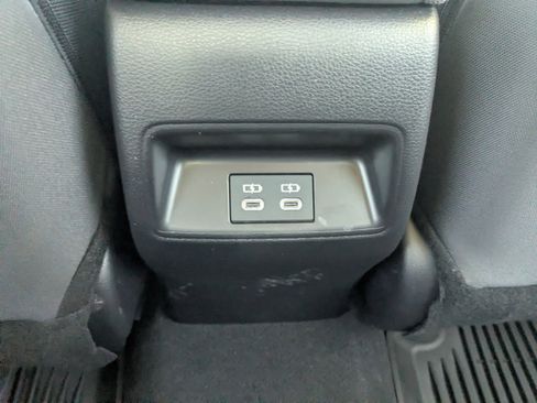 Used 2025 Toyota Corolla LE image 15