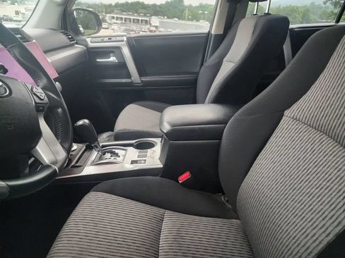 Used 2015 Toyota 4Runner SR5 AWD/4WD image 4