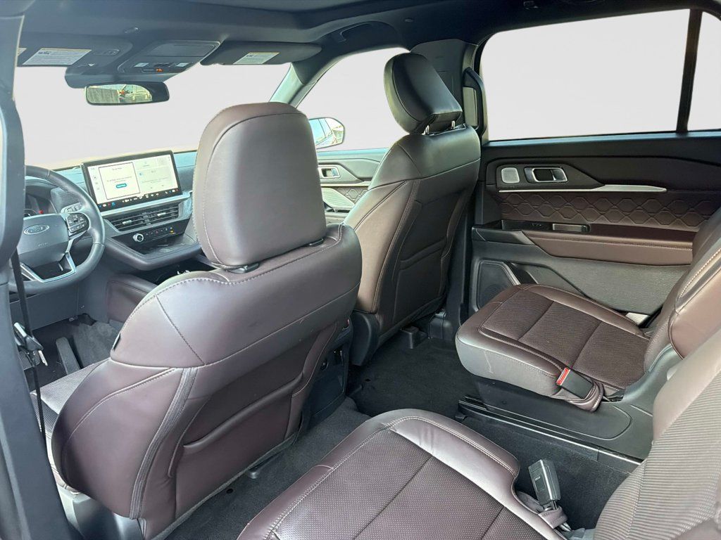 Used 2025 Ford Explorer Platinum w/ LUX Leather Package AWD/4WD image 15
