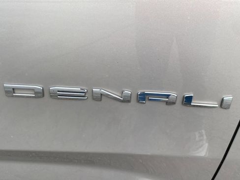Used 2021 GMC Yukon XL Denali w/ Denali Premium Package AWD/4WD image 41