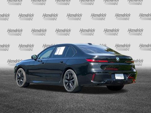 Used 2025 BMW 740i w/ Premium Package RWD image 7
