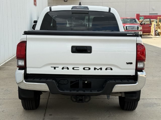 Used 2022 Toyota Tacoma SR5 RWD image 4