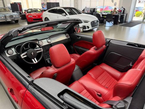 Used 2006 Ford Mustang GT RWD image 15