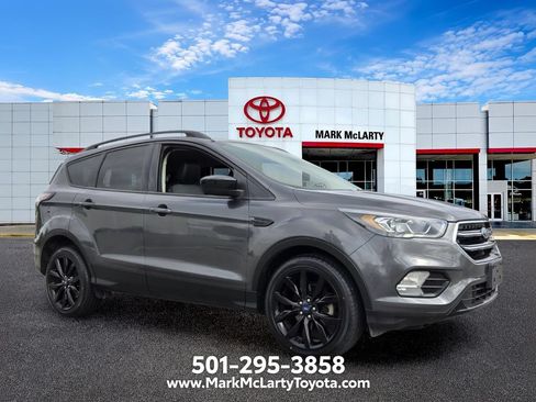 Used 2018 Ford Escape SE w/ SE Sport Appearance Package FWD image 7