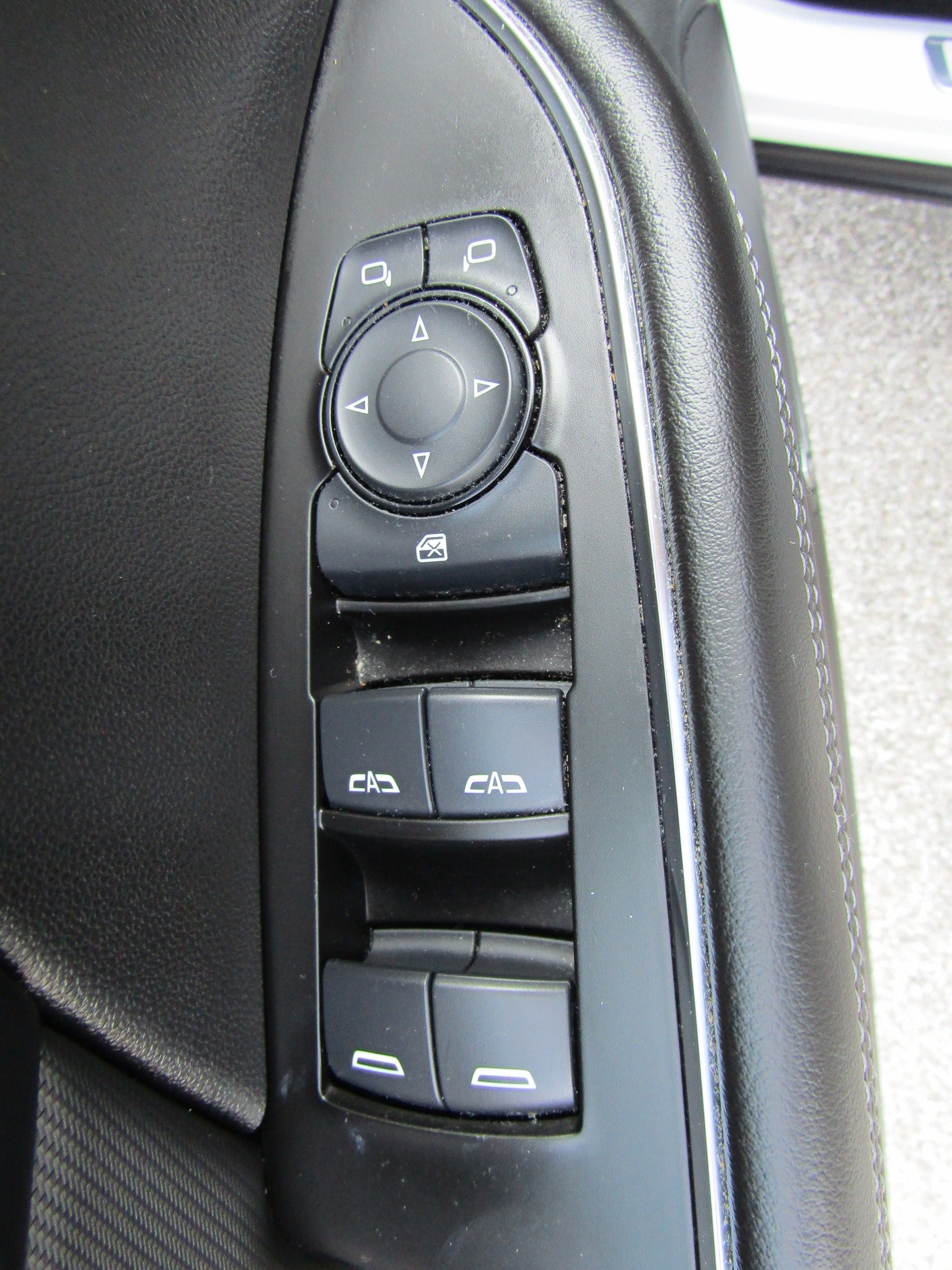 Used 2024 Buick Envision Preferred AWD/4WD image 20