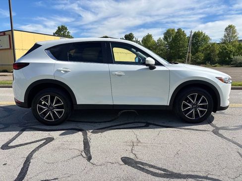Used 2018 MAZDA CX-5 Touring w/ Preferred Equipment Package AWD/4WD image 4