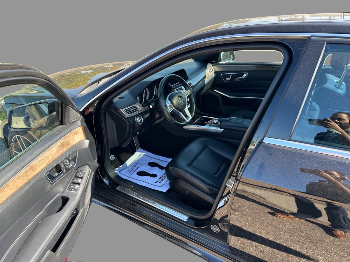 Used 2014 Mercedes-Benz E 350 4MATIC Sedan w/ Premium 1 Package image 27