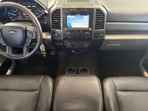 Used 2018 Ford F250 XLT w/ XLT Premium Package AWD/4WD image 17