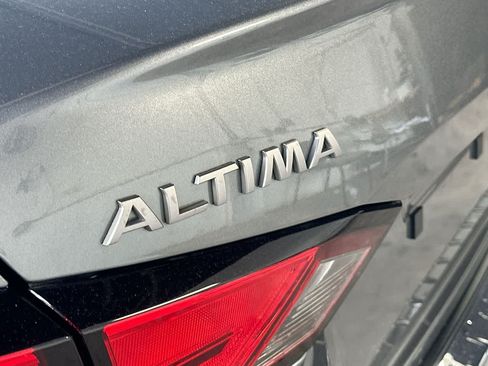 Used 2023 Nissan Altima 2.5 SV FWD image 10