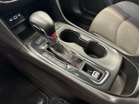 Used 2023 Chevrolet Equinox RS image 30