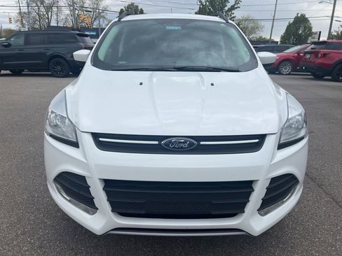 Used 2016 Ford Escape SE w/ Equipment Group 201A FWD image 3