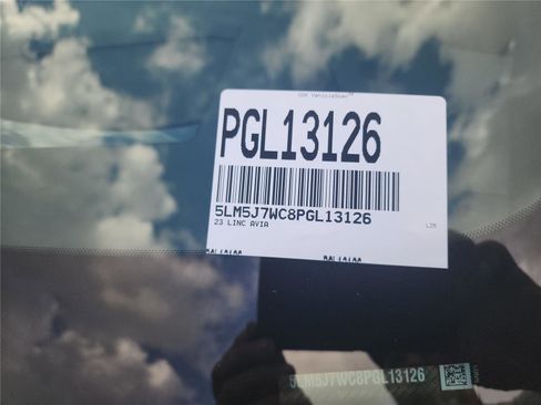 Used 2023 Lincoln Aviator Reserve w/ Equipment Group 201A image 11