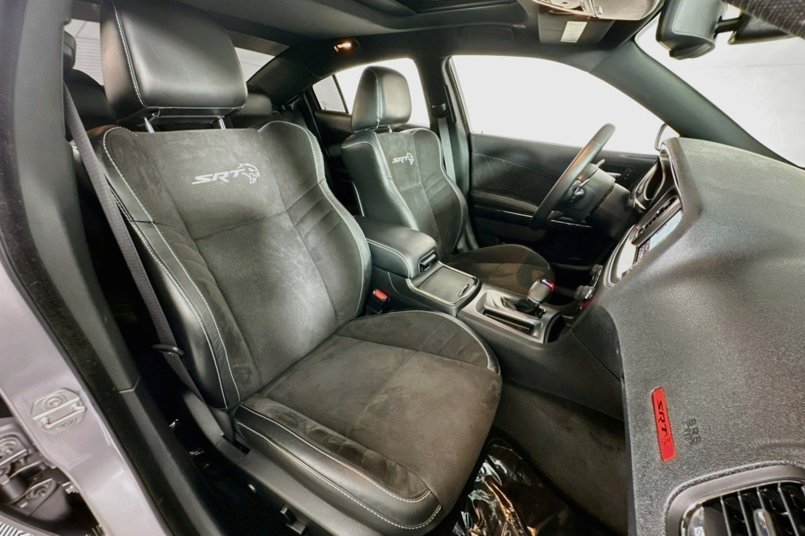 Used 2018 Dodge Charger SRT Hellcat w/ Harman/Kardon Audio Group RWD image 8